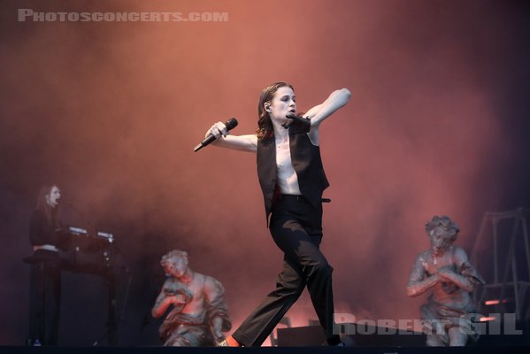 CHRISTINE AND THE QUEENS - 2023-08-25 - SAINT CLOUD - Domaine National - Grande Scene - Héloïse Adelaïde Letissier